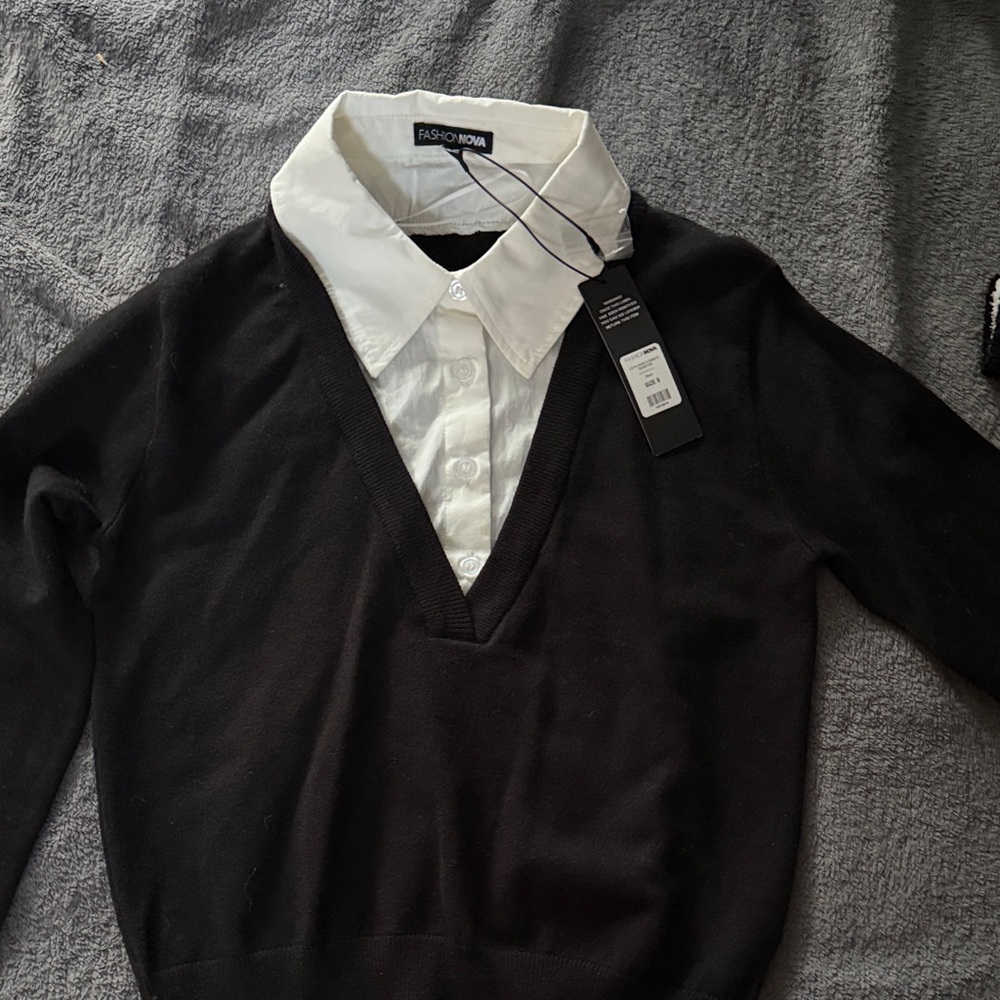 Fashion Nova Black V-Neck Sweater with White Collar
